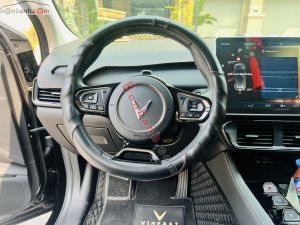 Xe VinFast VF8 Eco 2023