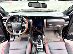 Xe Toyota Fortuner 2.4G 4x2 AT Legender 2021