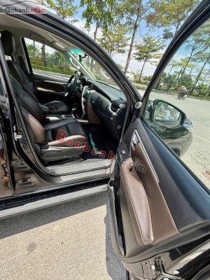 Xe Toyota Fortuner 2.7V 4x2 AT 2020