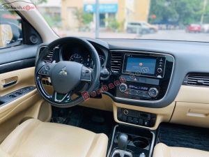 Xe Mitsubishi Outlander 2.0 CVT Premium 2018
