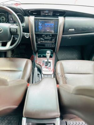 Xe Toyota Fortuner 2.7V 4x2 AT 2020