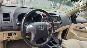 Xe Toyota Fortuner 2.7V 4x2 AT 2015