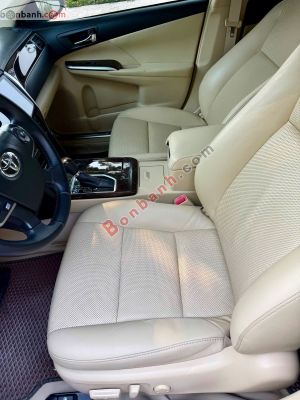 Xe Toyota Camry 2.0E 2017